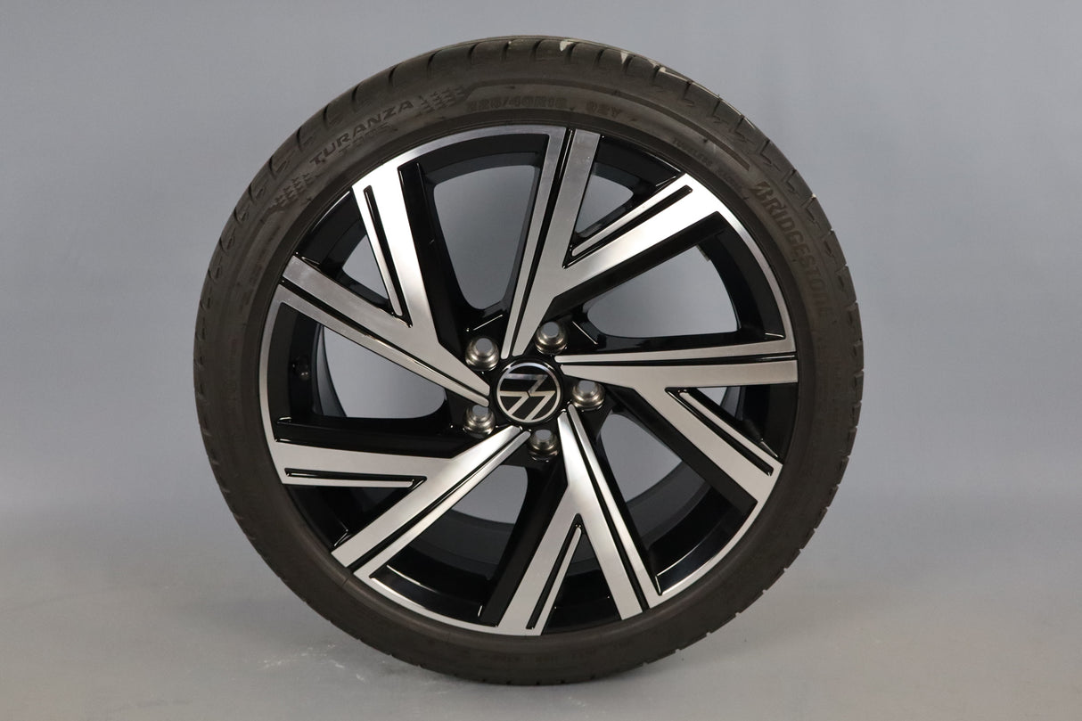 VW 18" Kompletträder Bergamo Golf 8 CB1, CD1 5H0601025M