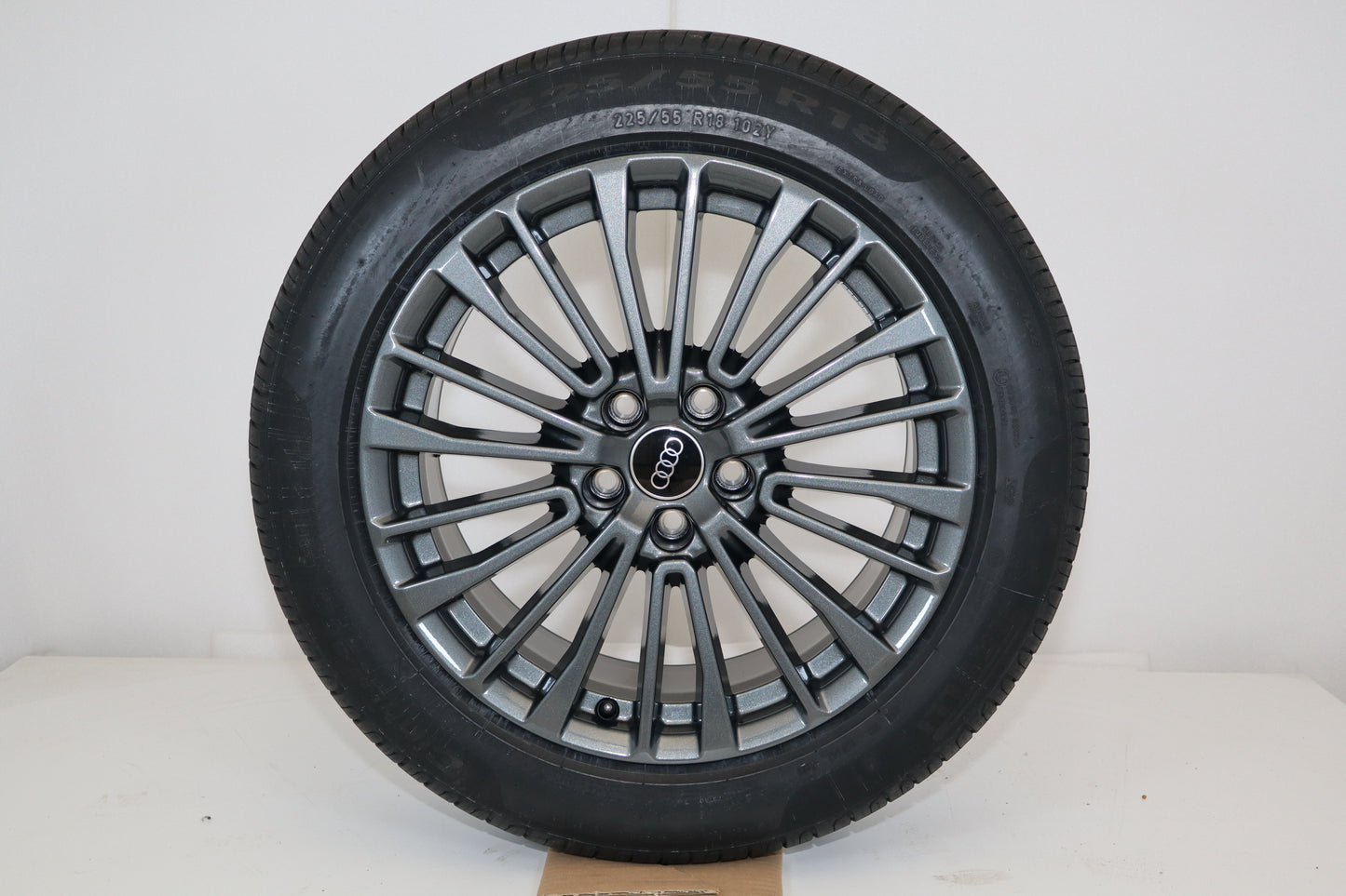 Audi 18" Sommerräder Doppelspeiche A6 C8/4K 4K0601025CC