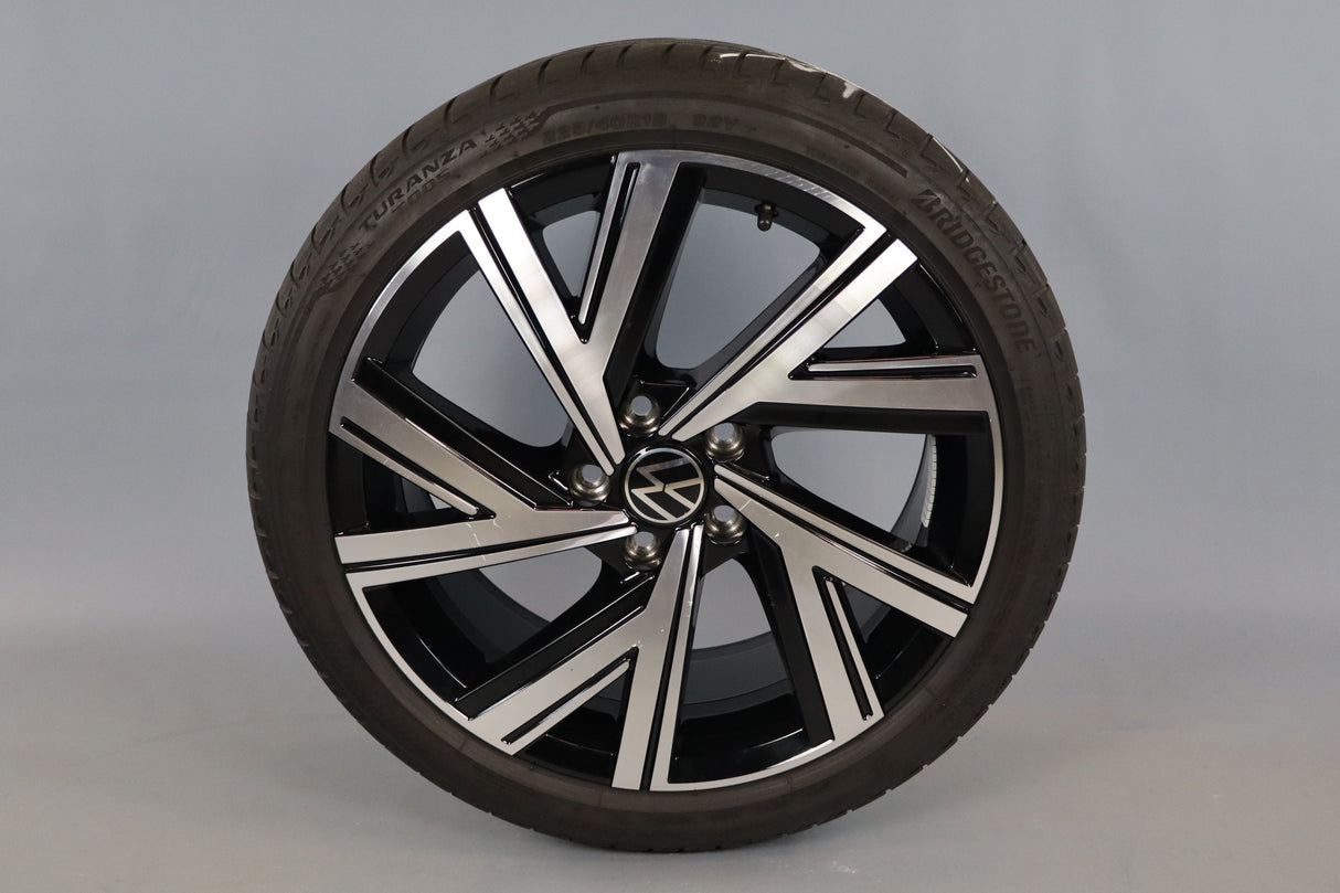 VW 18" Kompletträder Bergamo Golf 8 CB1, CD1 5H0601025M